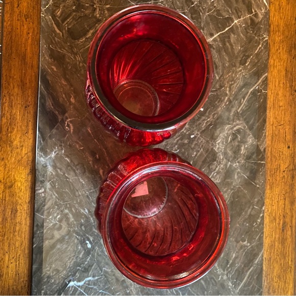 Two Gorgeous Glass Vases - Picture 5 of 11